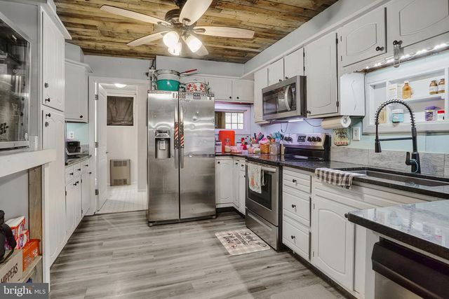 53 E MAIN ST, Newmanstown, PA 17073