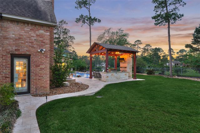 37 Doe Run Drive, The Woodlands, TX 77380