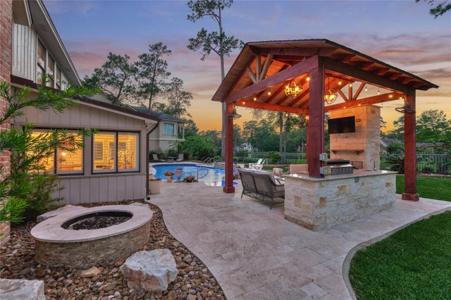 37 Doe Run Drive, The Woodlands, TX 77380