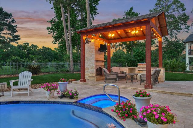 37 Doe Run Drive, The Woodlands, TX 77380