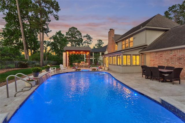 37 Doe Run Drive, The Woodlands, TX 77380