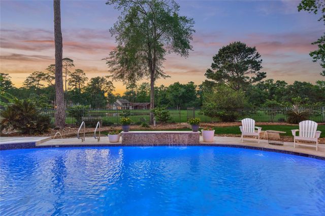 37 Doe Run Drive, The Woodlands, TX 77380