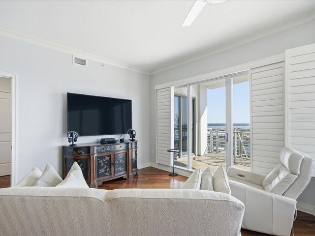 1209 E CUMBERLAND AVENUE 1906, Tampa, FL 33602