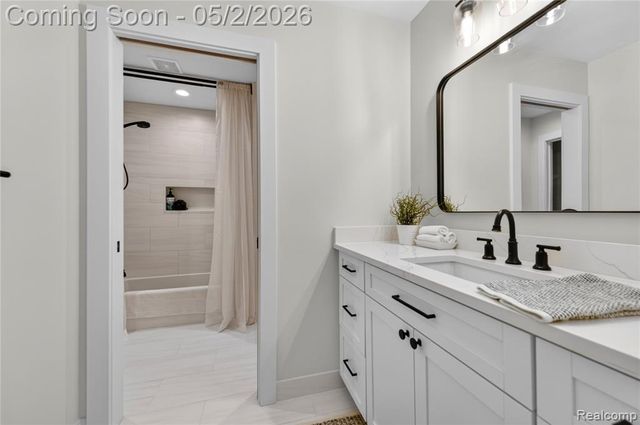 8439 Holcomb Road, Clarkston, MI 48348