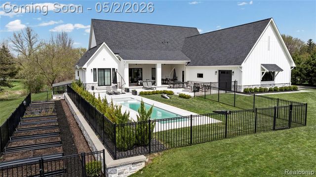 8439 Holcomb Road, Clarkston, MI 48348