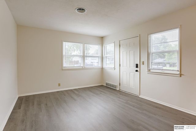 6157 & 6159 Hillsdale Avenue, Omaha, NE 68117