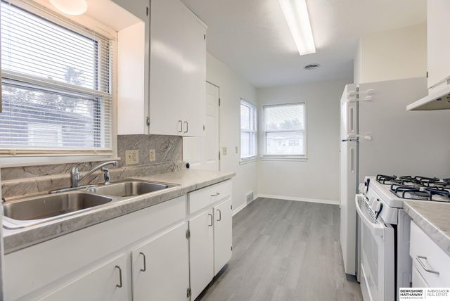 6157 & 6159 Hillsdale Avenue, Omaha, NE 68117