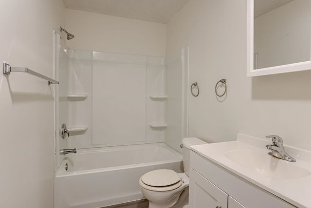 6157 & 6159 Hillsdale Avenue, Omaha, NE 68117