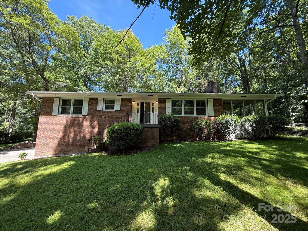 212 Fallen Timber Road 23, Hendersonville, NC 28791