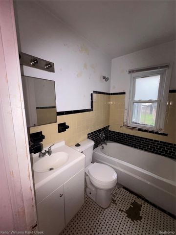 20083 Bradford Street, Detroit, MI 48205