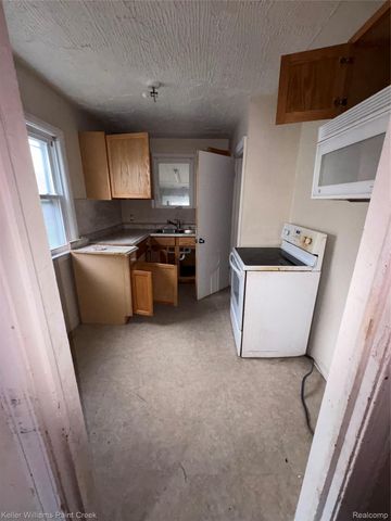 20083 Bradford Street, Detroit, MI 48205