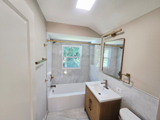 9631 S Merrill Avenue, Chicago, IL 60617