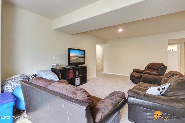 2804 W Discovery Loop, Wasilla, AK 99654