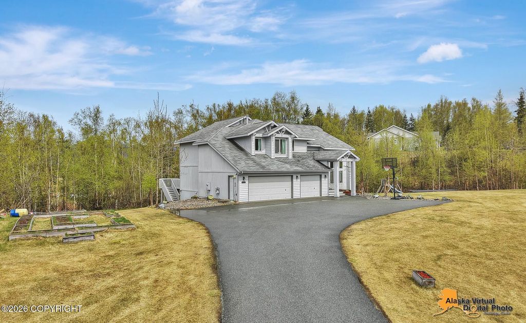 2804 W Discovery Loop, Wasilla, AK 99654
