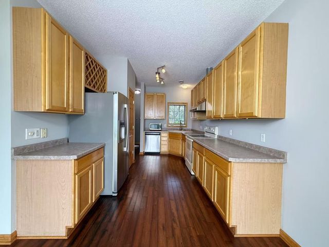 1842 111th Avenue NE, Blaine, MN 55449