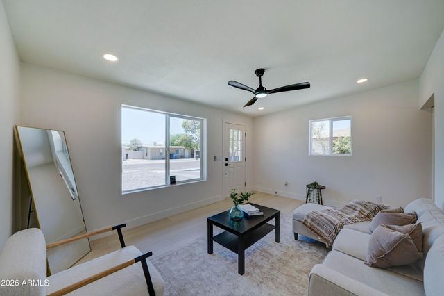 1306 W BROWN Street, Phoenix, AZ 85021