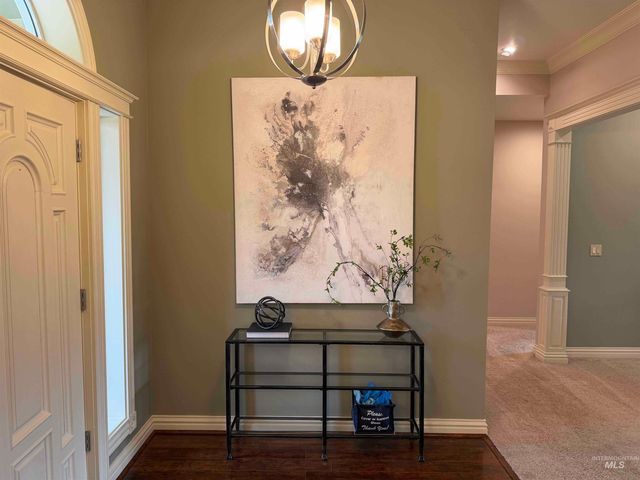 5280 N Lakemomt Ln, Garden City, ID 83714