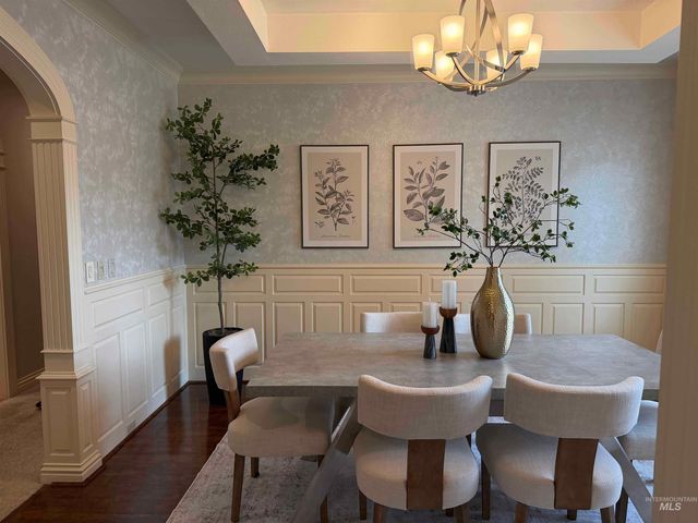 5280 N Lakemomt Ln, Garden City, ID 83714