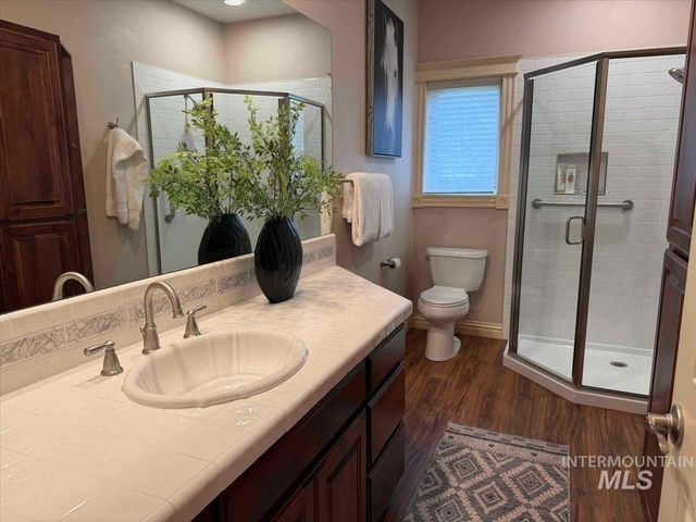 5280 N Lakemont Ln, Garden City, ID 83714