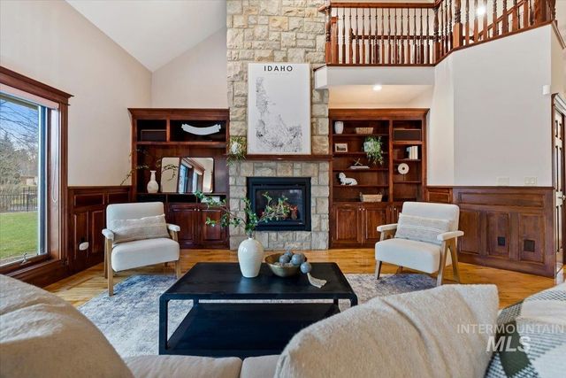 5280 N Lakemont Ln, Garden City, ID 83714