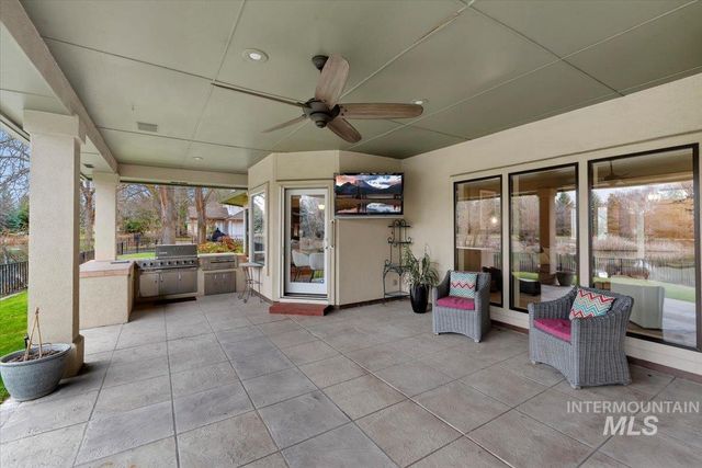 5280 N Lakemont Ln, Garden City, ID 83714