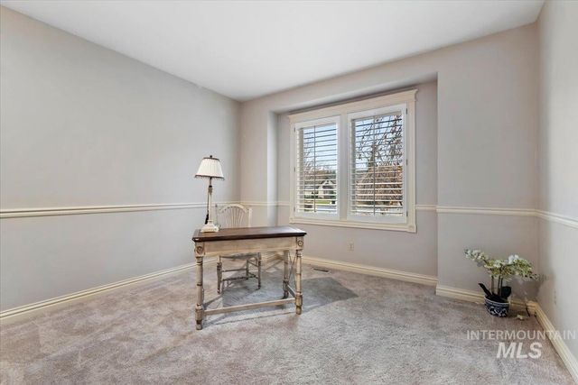 5280 N Lakemont Ln, Garden City, ID 83714