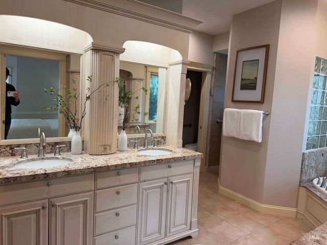 5280 N Lakemomt Ln, Garden City, ID 83714