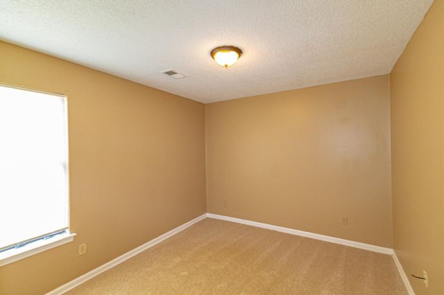 2799 MARYLAND CIR E, Memphis, TN 38133