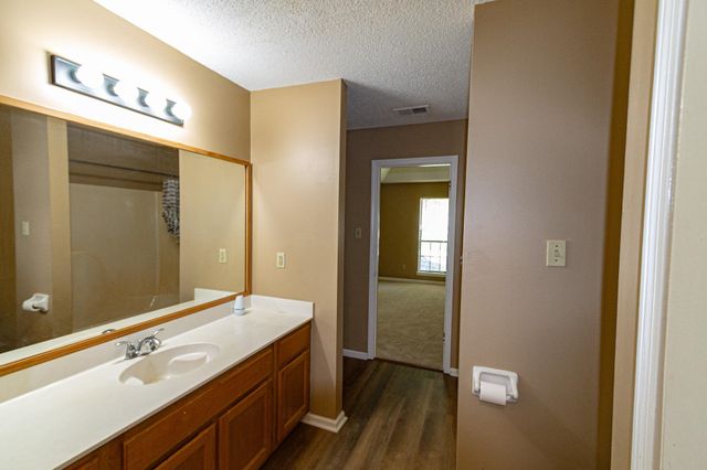 2799 MARYLAND CIR E, Memphis, TN 38133