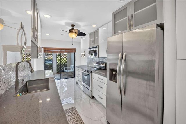 21682 Cypress Road 11d, Boca Raton, FL 33433