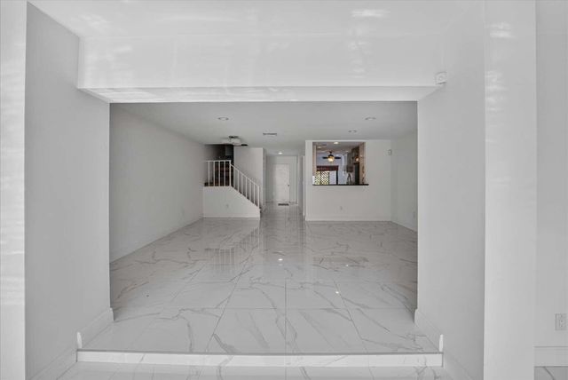 21682 Cypress Road 11d, Boca Raton, FL 33433
