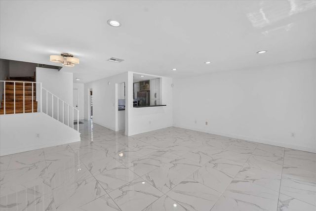 21682 Cypress Road 11d, Boca Raton, FL 33433