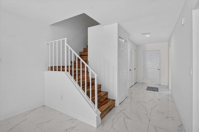 21682 Cypress Road 11d, Boca Raton, FL 33433