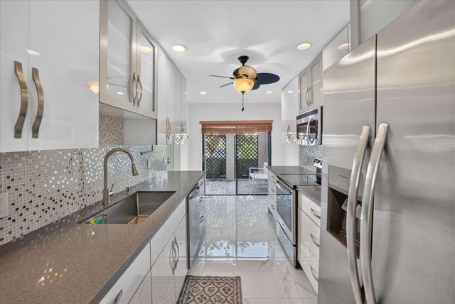 21682 Cypress Road 11d, Boca Raton, FL 33433