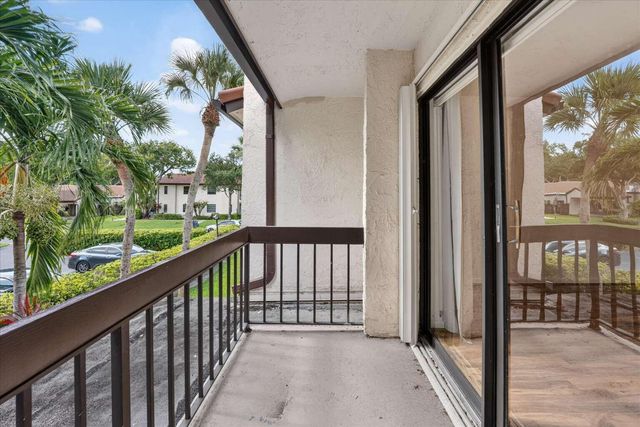 21682 Cypress Road 11d, Boca Raton, FL 33433