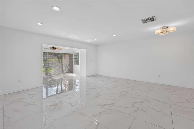 21682 Cypress Road 11d, Boca Raton, FL 33433