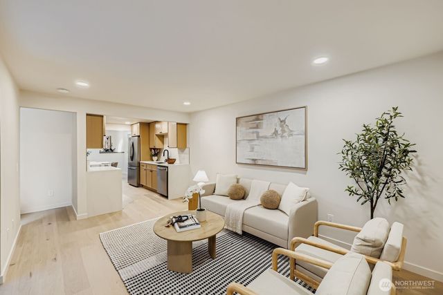 14208 NE 2nd Place, Bellevue, WA 98007