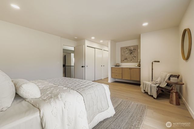 14208 NE 2nd Place, Bellevue, WA 98007