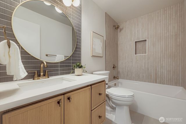 14208 NE 2nd Place, Bellevue, WA 98007