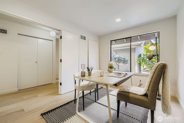 14208 NE 2nd Place, Bellevue, WA 98007