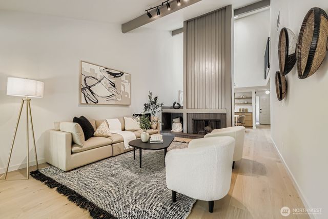 14208 NE 2nd Place, Bellevue, WA 98007