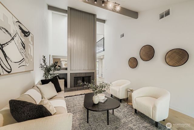 14208 NE 2nd Place, Bellevue, WA 98007