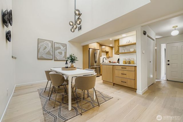 14208 NE 2nd Place, Bellevue, WA 98007