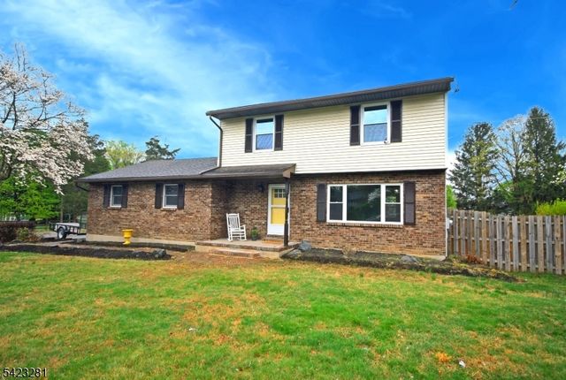 16 Abrams Rd, Holland Twp., NJ 08848