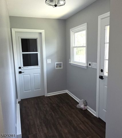 16 Abrams Rd, Holland Twp., NJ 08848