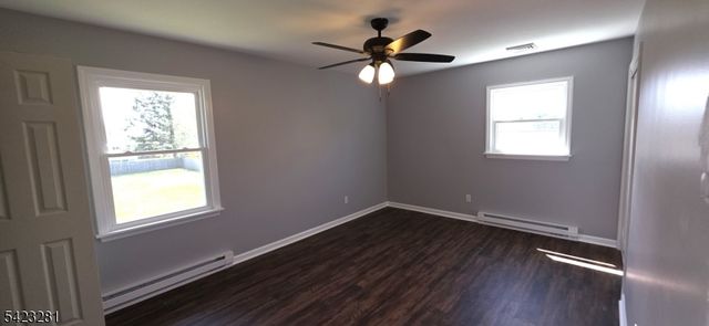 16 Abrams Rd, Holland Twp., NJ 08848