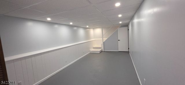 16 Abrams Rd, Holland Twp., NJ 08848