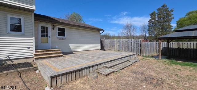 16 Abrams Rd, Holland Twp., NJ 08848