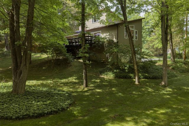 360 Mills Cross Road, Staatsburg, NY 12580