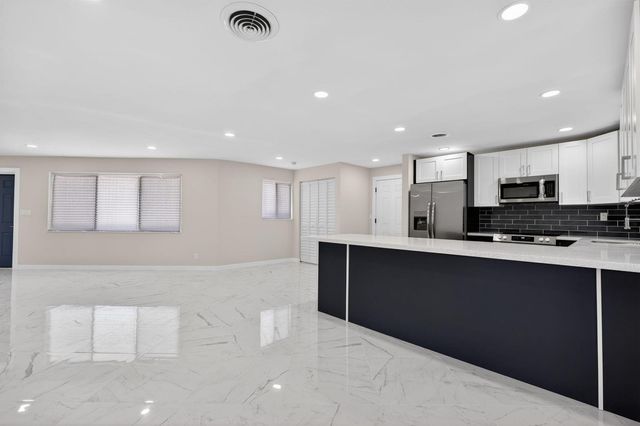 9361 SE Duncan Street, Hobe Sound, FL 33455